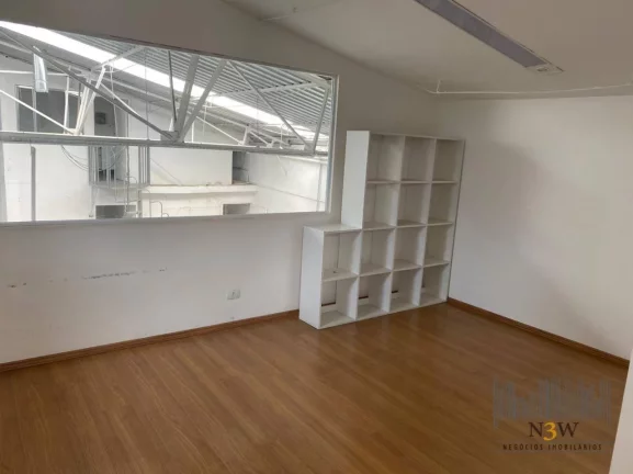 Imagem Galpão à venda em Pinheiros São Paulo SP com 380m², 4 salas e 4 vagas de garagem.