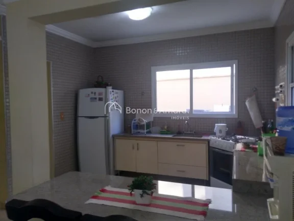 Imagem Aconchegante, moderna e muito bem localizada, esta residência oferece conforto e privacidade, com 4...