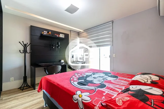 Imagem Casa com 415m² com 3 SUÍTES em Condomínio fechado no Recreio dos Bandeirantes