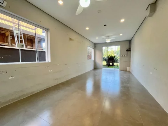 Imagem Casa de Luxo na Riviera de São Lourenço Módulo 26: 3 Quartos, 1 Suíte, Varanda Gourmet, Piscina e Muito Mais!