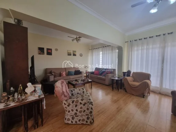 Imagem Casa térrea à venda no Jardim Guanabara, muito bem localizada!

Sala ampla e arejada para 3 ambien...