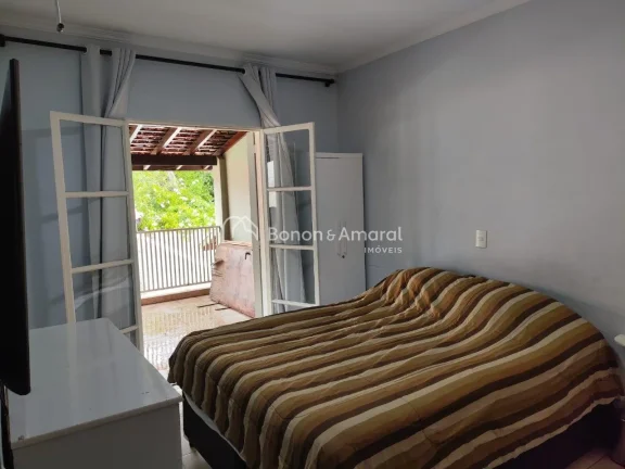 Imagem Encantador sobrado disponível em um dos bairros mais tradicionais e bem localizados de Campinas. Co...