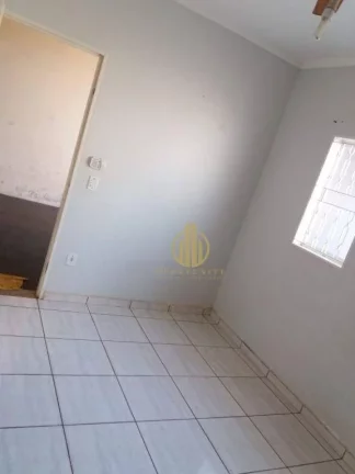Imagem Casa com 3 dormitórios à venda, 200 m² por R$ 240.000,00 - Jardim Adalberto Frederico de Oliveira Roxo I - Araraquara/SP