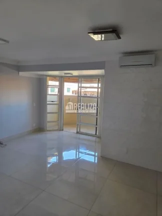 Imagem Apartamento de 3 dormitórios com móveis planejados e piscina no Condomínio Residencial Nas Rocas, bairro Olinda, em Uberaba