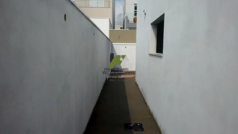 Imagem Casa na fase de Acabamento em Condomínio