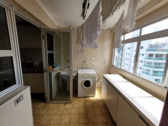 Imagem PITANGUEIRAS- UMA QUADRA DO MAR , VISTA MAR , 02 VAGAS DE GARAGEM E LAZER NO PRÉDIO.