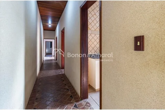 Imagem Imóvel com excelente potencial em uma das regiões mais tradicionais da cidade!

Com 3 dormitórios...