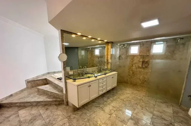 Imagem Cobertura Duplex com 5 dormitórios sendo 4 suítes e 4 vagas de garagem em Balneário Camboriú