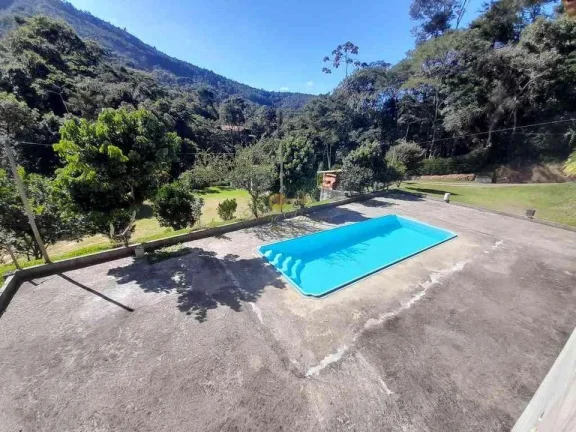 Imagem Casa em Condomínio para Venda em Teresópolis / RJ no bairro Três Córregos