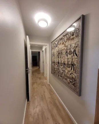 Imagem Apartamento reformado, com living para 02 ambientes, piso laminado , banheiro social, 03 dormitório...