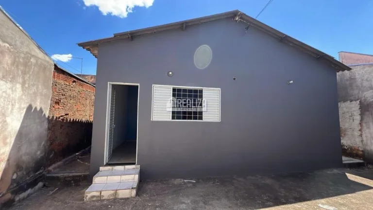 Imagem Casa à venda no bairro Jardim Elza Amuí I, em Uberaba. Ótima oportunidade!