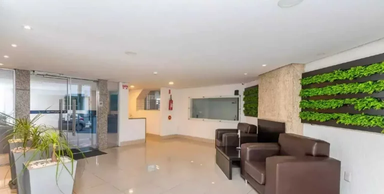 Imagem Apartamento com 3 dormitórios e 2 vagas de garagem na Avenida Brasil em Balneário Camboriú