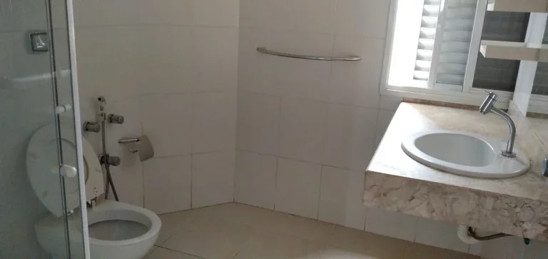Imagem Excelente apartamento no centro da cidade, com ampla varanda e vista privilegiada, com sala 03 ambie...