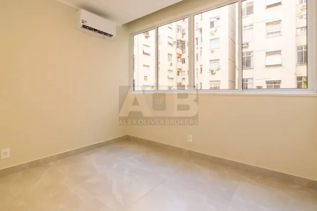 Imagem Apartamento à venda em Copacabana, 2quartos, 75m2, Rua Inhangá.