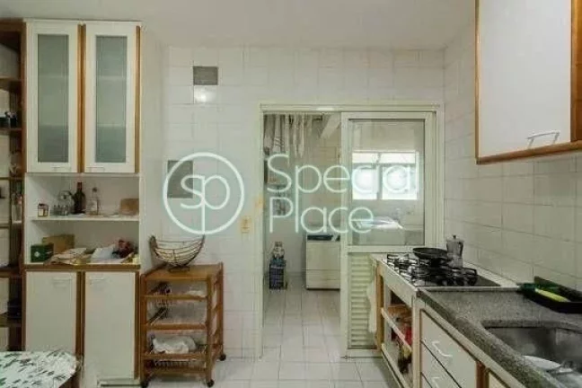 Imagem Moema Pássaros - Ótima localização Apartamento com bastante luz natural, dormitórios e cozinha ...