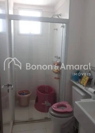 Imagem Apartamento de 57m² completo em armários planejados e com ar condicionado na sala e nos quartos. S...
