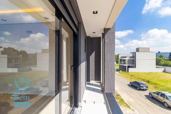 Imagem Sobrado Alto Padrão com 3 Suítes, 4 Vagas, Espaço Gourmet à venda, 290 m² por R$ 1.700.000 - Costeira - São José dos Pinhais/PR