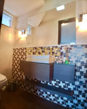 Imagem Belíssimo Sobrado averbado à venda em rua sem saída no bairro Iririú em Joinville SC - 990 mil S...