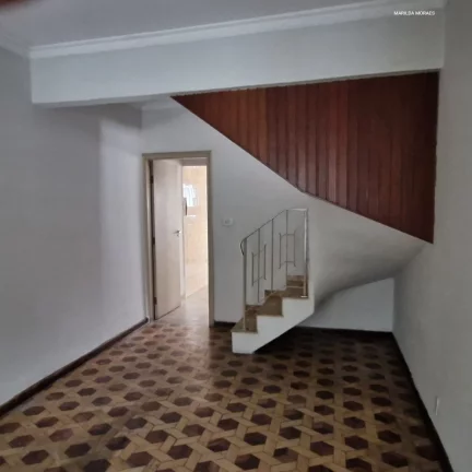 Foto do imóvel: Casa confortável de 2 dormitórios, 2 banheiros, sala para dois ambientes, com entrada lateral e va...