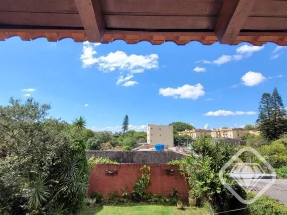 Imagem Casa tradicional, sólida e cheia de história - perfeita para morar!

A Brilhante Imóveis apresent...