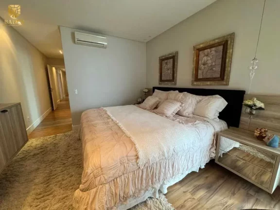 Imagem Apartamento mobiliado com 4 suítes e 4 vagas de garagem na Av. Atlântica em Balneário Camboriú