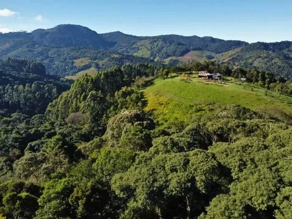 Imagem Sítio Mirante do Juncal: Arquitetura Consciente e Imersão na Natureza