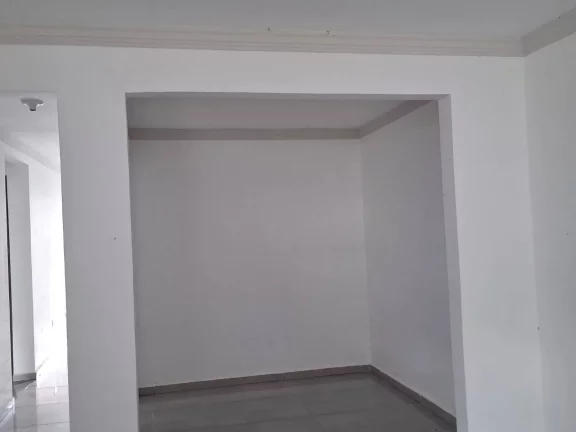Imagem Sobrado com 4 Quartos no Santa Terezinha - FRG - R$490 mil