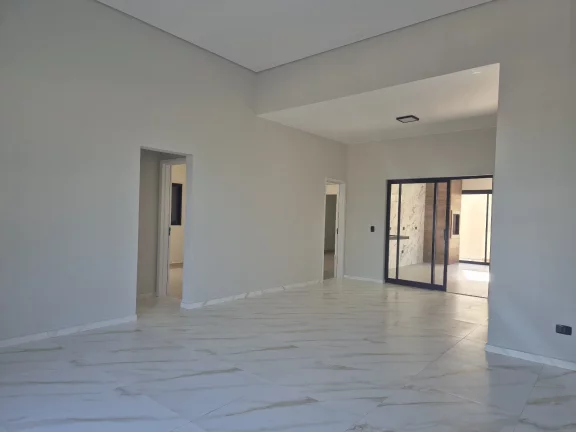 Imagem Casa térrea à venda com 4 quartos, sendo 2 suítes, no condomínio Alto da Floresta, Bom Jesus dos Perdões - SP