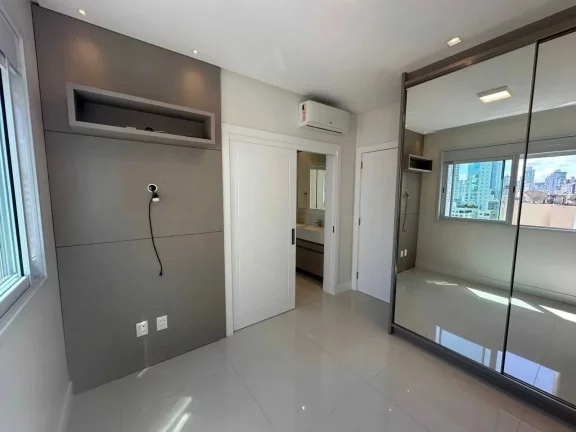 Imagem Apartamento com 4 dormitórios sendo 2 suítes e 3 vagas de garagem - Balneário Camboriú/SC