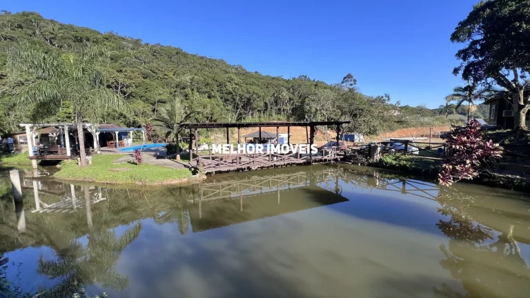 Imagem Chacara a venda em Camboriú com 14.000 m²