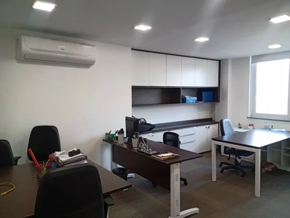 Imagem À VENDA E LOCAÇÃO - EXCELENTE ANDAR COMERCIAL NO CENTRO RJ