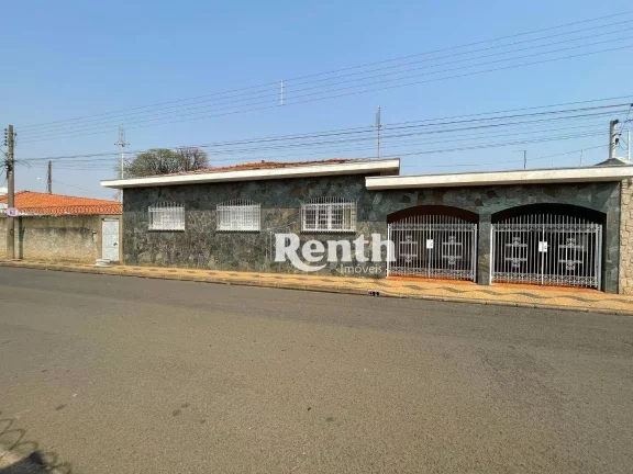 Imagem Casa com 4 dormitórios (2 suítes) à venda, 310 m² por R$ 750.000 - Vila Martins - Rio Claro/SP