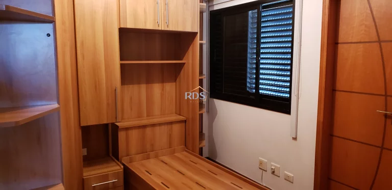 Imagem Vende um espaço e confortável apartamento de 160m² na Vila suzana.