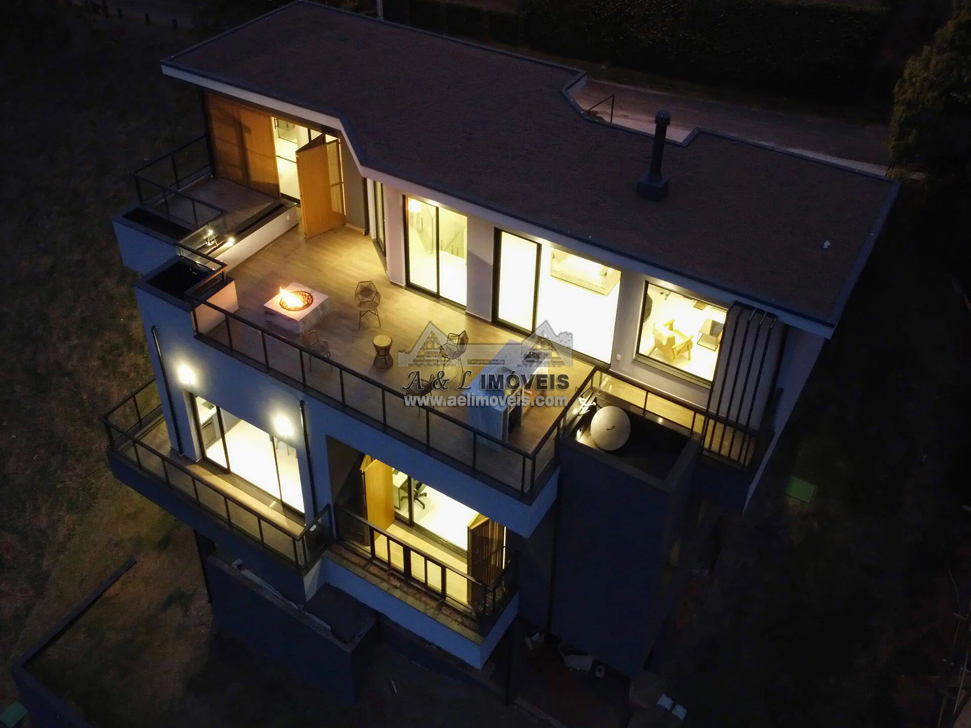 Imagem Casa 3 Suítes à Venda em Santo Antônio do Pinhal | Condomínio Alto Padrão