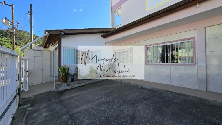 Imagem Edifício inteiro para venda em Canasvieiras, 450m²