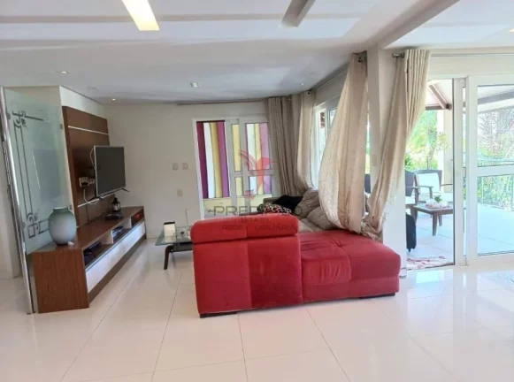 Imagem Casa de Alto Padrão em Lauro de Freitas,,com 5 Suites, piscina, Jardim,4 Vagas de Garagem