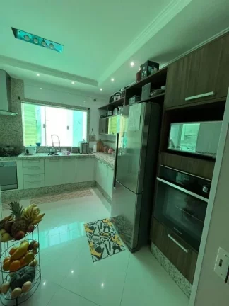 Imagem Sobrado com 5 dormitórios à venda, 300 m² por R$ 1.200.000,00 - Jardim Quaresmeira - Suzano/SP