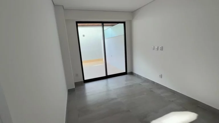 Imagem Apartamento térreo com área privativa á beira mar no Bessa - AP0975