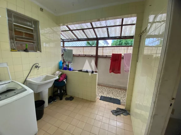 Imagem Sobrado com 4 dormitórios à venda em Santos/SP