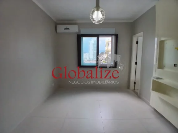 Imagem Apartamento Reformado com 02 suítes vaga de garagem elevador portaria 24h na Pompéia - Santos R$ 849.000,00