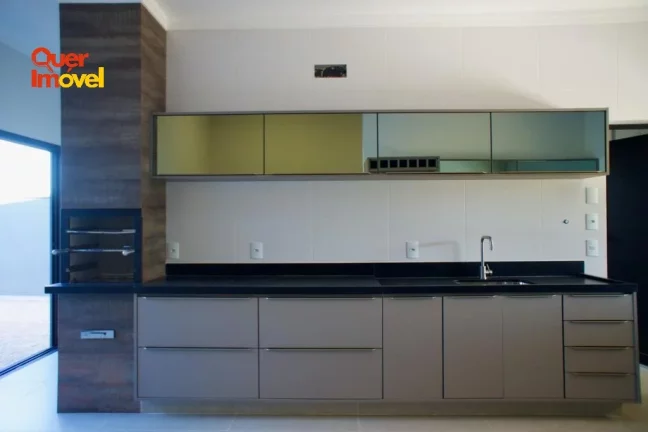 Imagem Casa de Luxo em Condomínio à Venda em Ribeirão Preto-SP no Bairro Bonfim Paulista: 3 Quartos, 3 Suítes, 1 Sala, 4 Banheiros, 4 Vagas, 180m².