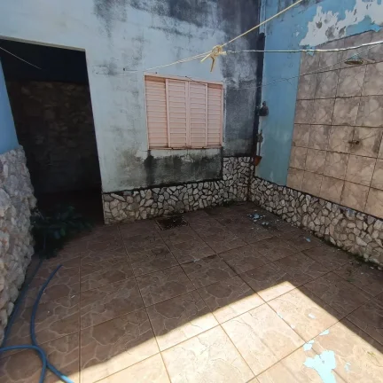 Imagem Casa De 2/4 C Suite No Parque Industrial De Goiania