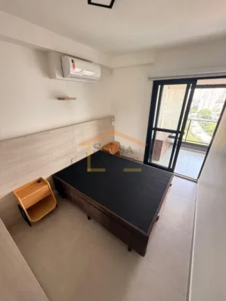 Imagem Apartamento 1 dormitório, banheiro, bem conservado e equipado com móveis planejados, sacada com fe...