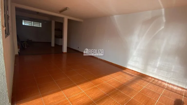 Imagem Imóvel com 6 dormitórios à venda no Bairro Boa Vista, Uberaba