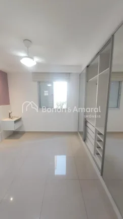 Imagem O imóvel oferece um living espaçoso com dois ambientes integrado à sacada gourmet, que proporcion...