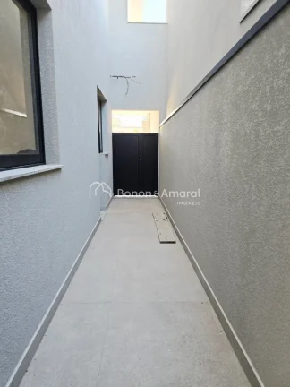 Imagem Sobrado em finalização de obra, entregue completo em planejados e aquecimento solar, Condomínio T...