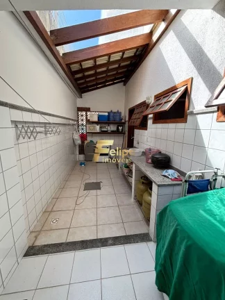 Imagem OPORTUNIDADE DE CASA DUPLEX EM CONDOMÍNIO FECHADO.