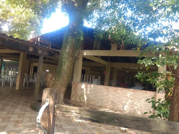 Imagem Oportunidade para Investidor para Venda em Duque de Caxias, Centro, 3 dormitórios, 2 suítes, 2 banheiros, 5 vagas