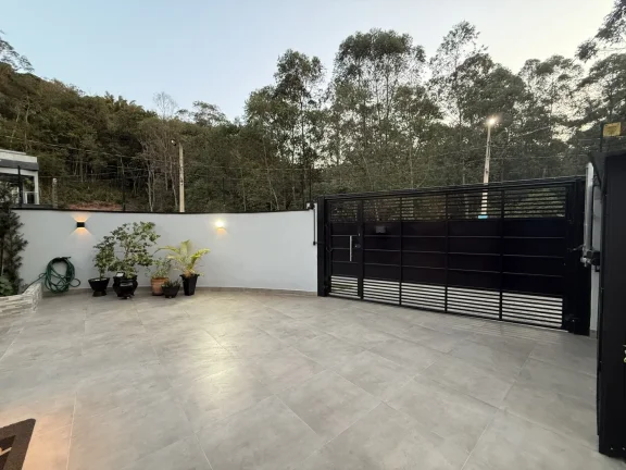 Imagem Casa de Esquina Mobiliada com Vista para Mata - Nova Jaguari