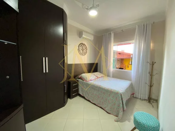 Imagem Casa com 340m² de construção, área gourmet, Caladinho de Baixo